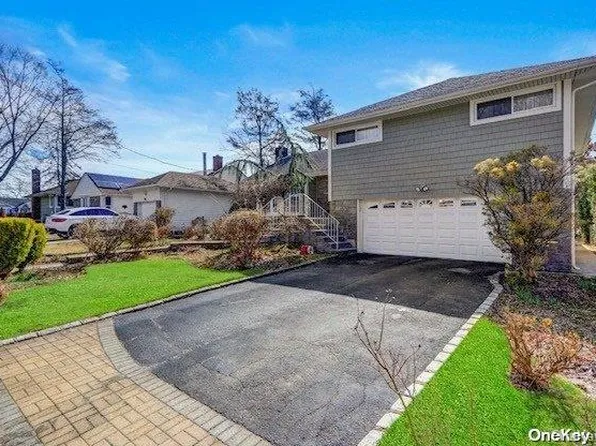 129 W Greenwich Avenue, Hempstead, NY 11575