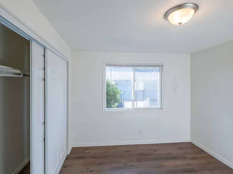 544-Parkside — Photo 23