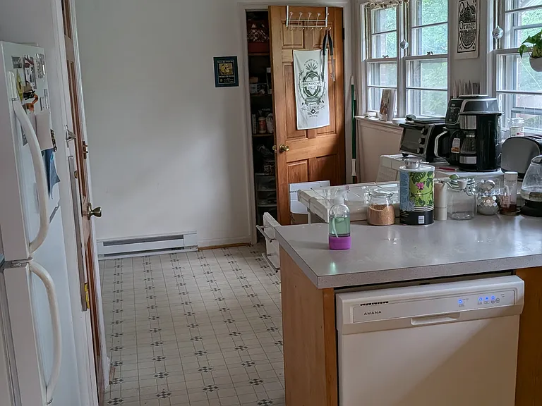 1204 Preston Ave — Photo 10