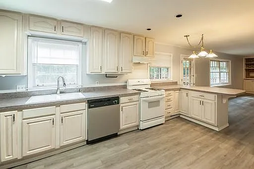 4682 Sharon Valley Ct — Photo 10