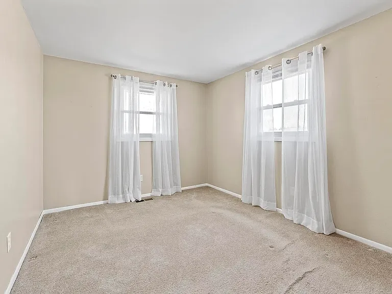 603 E Warfield St — Photo 19