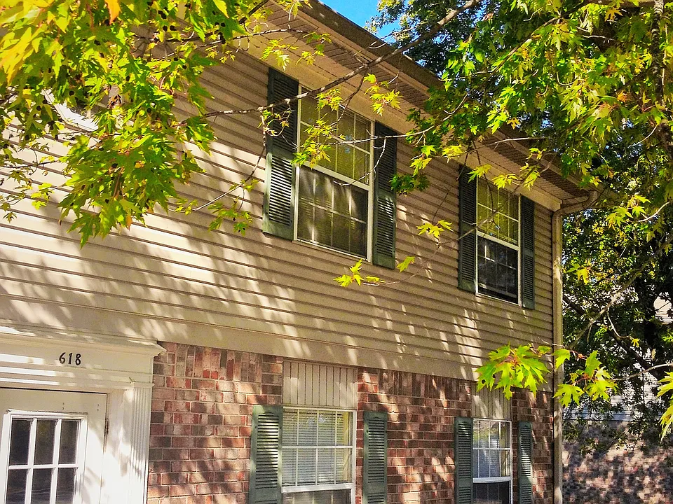 Lakeside Apartments at Walnut Hills