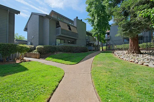 3180 Country Club Dr Photo 1