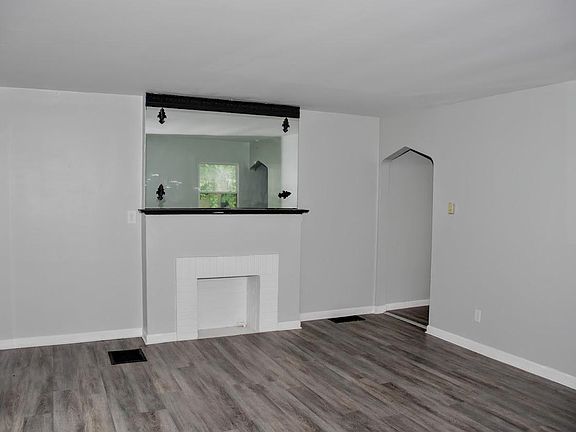3rd image of 1878 W Mound St #1878