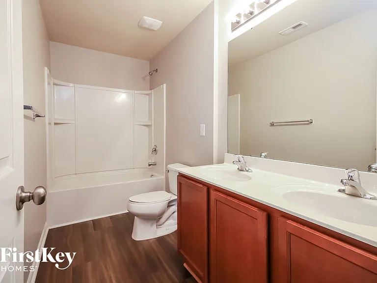 513 Ellingsworth Ln — Photo 13