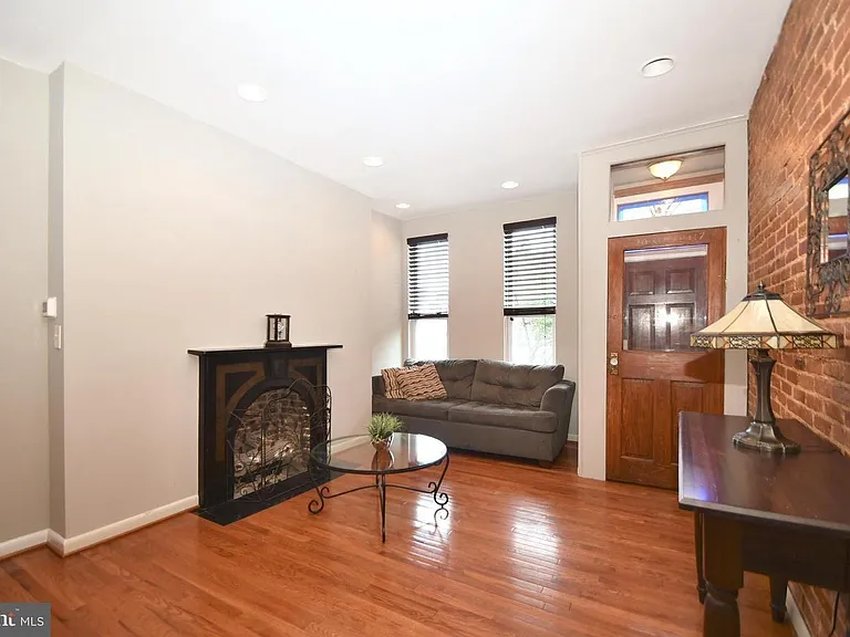 Living Room with Gas Fireplace