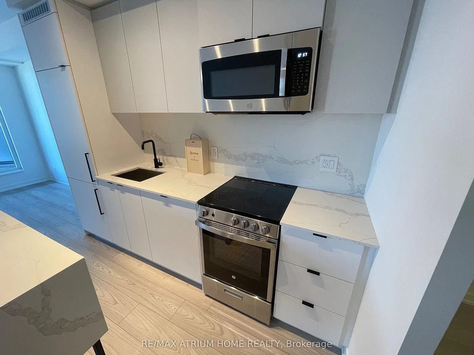 2 bed, $2,800 — Photo 4
