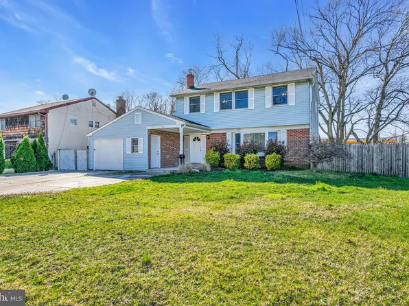 101 Heather Dr, Mount Laurel, NJ 08054