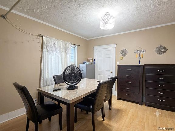 5th image of 12019 Sobieski St