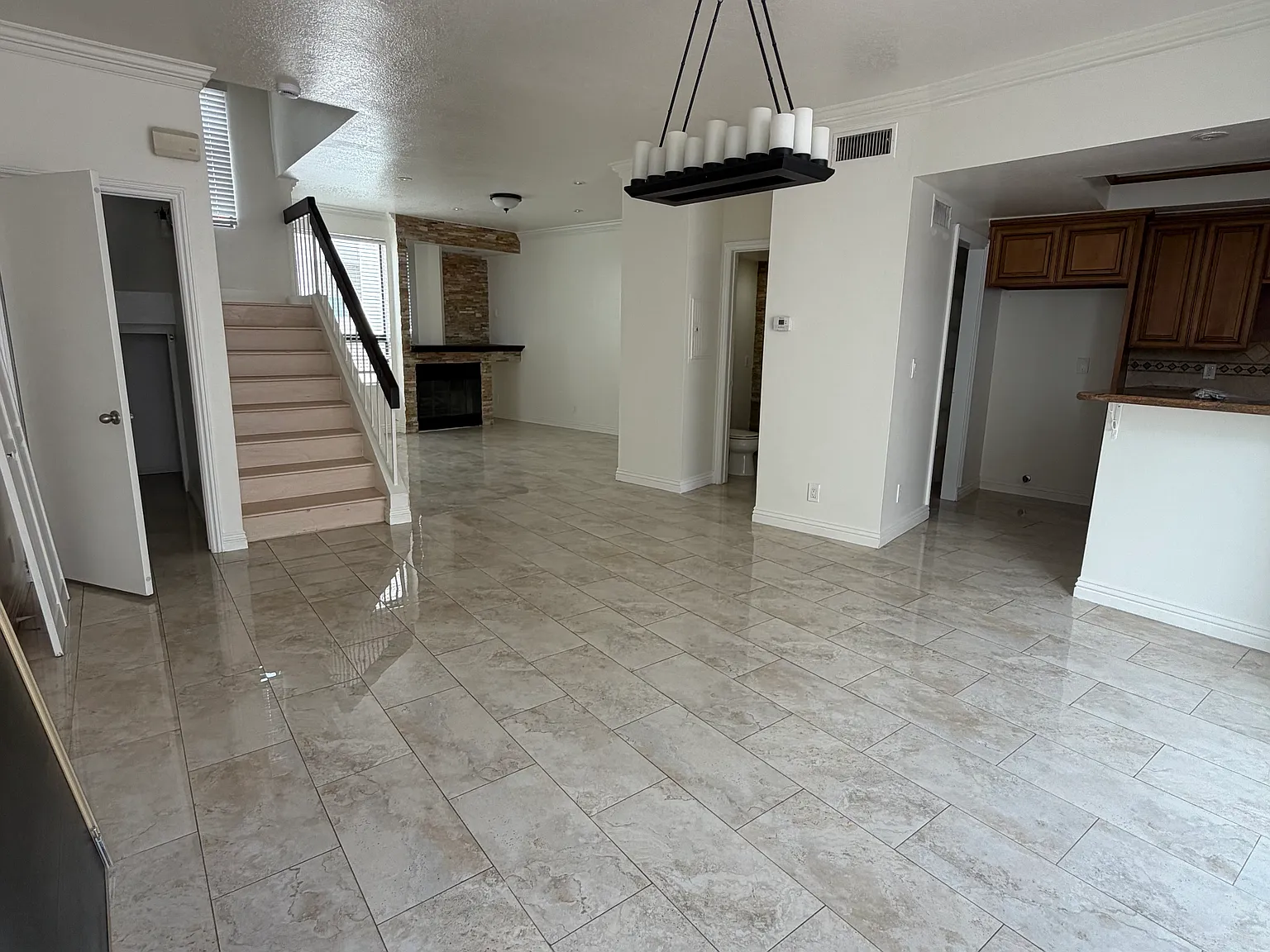 2 bed, 2.5 bath, 1250 sqft, $3,500 — Photo 4