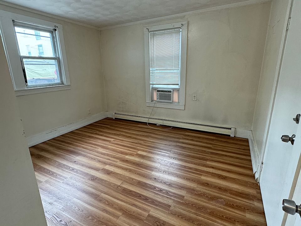 18 Cedar St Lynn MA Zillow