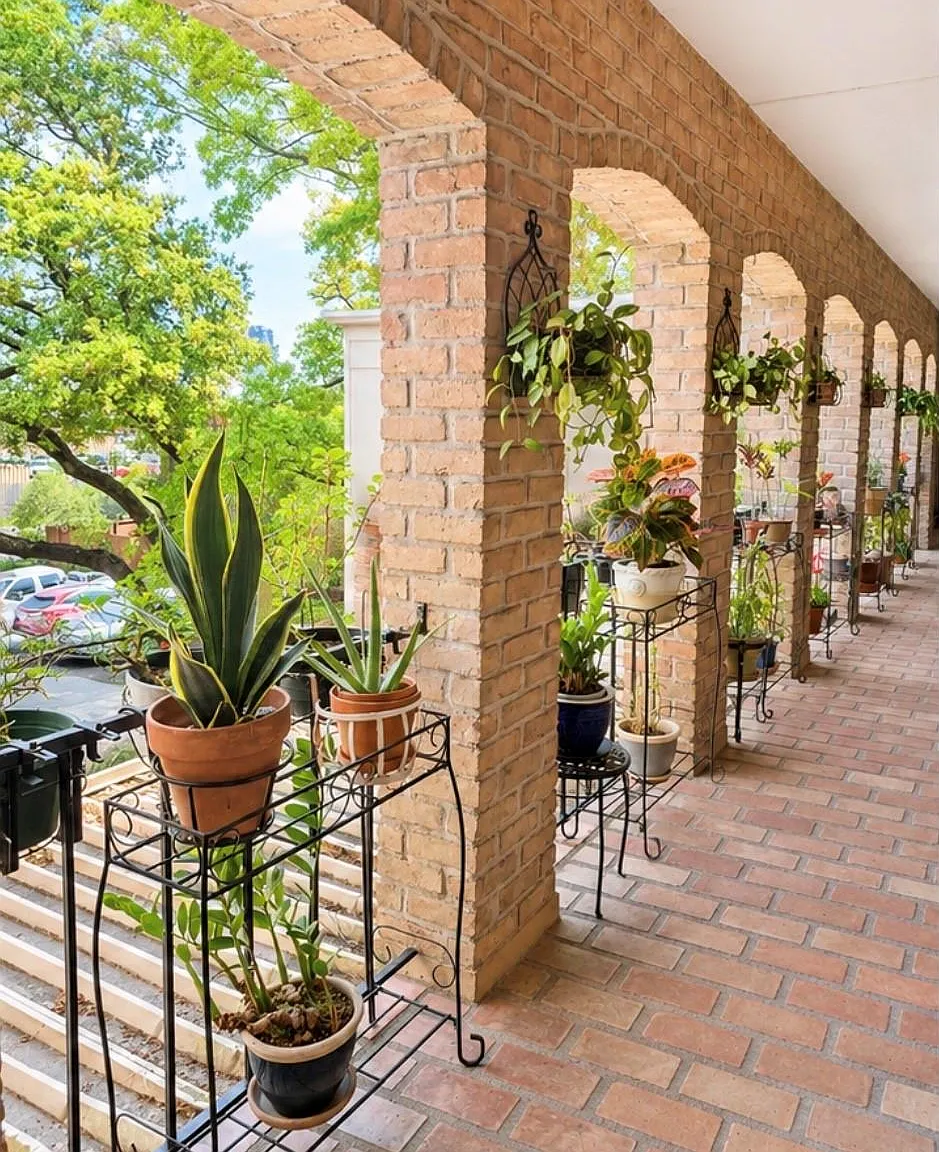 2 bed, 2.0 bath, 1124 sqft, $1,900 — Photo 1