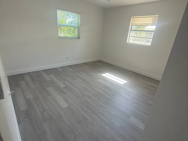 725 2nd Ave NE #A — Photo 7