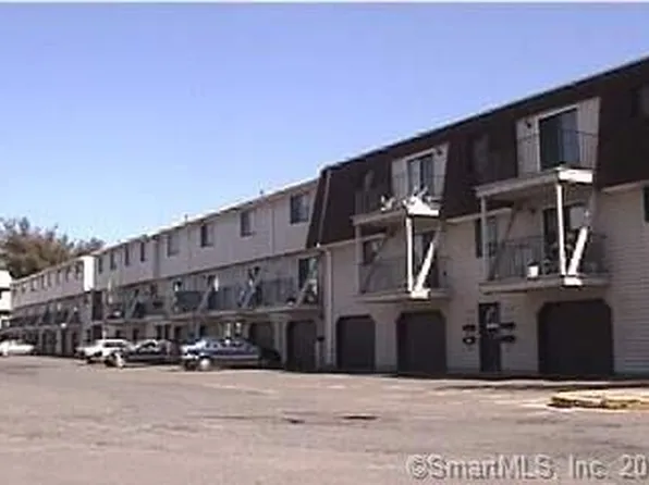 618 Blackstone Vlg, Meriden, CT 06450