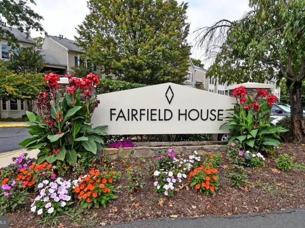12205 Fairfield House Dr APT 605B, Fairfax, VA 22033