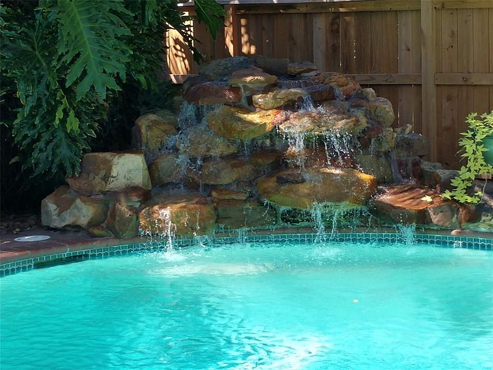 1st image of 8615 Pines Place Dr