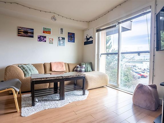 2nd image of 356 Gorge Rd E #407