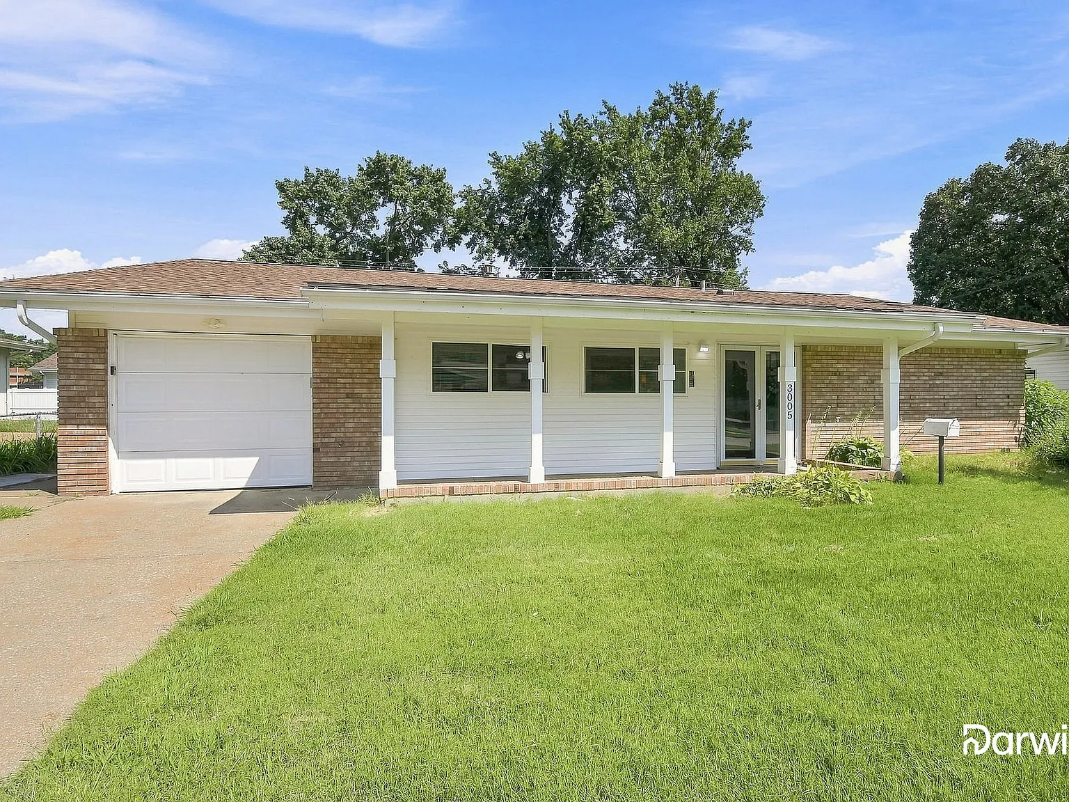 3 bed, 2.0 bath, 1718 sqft, $1,910 — Photo 2