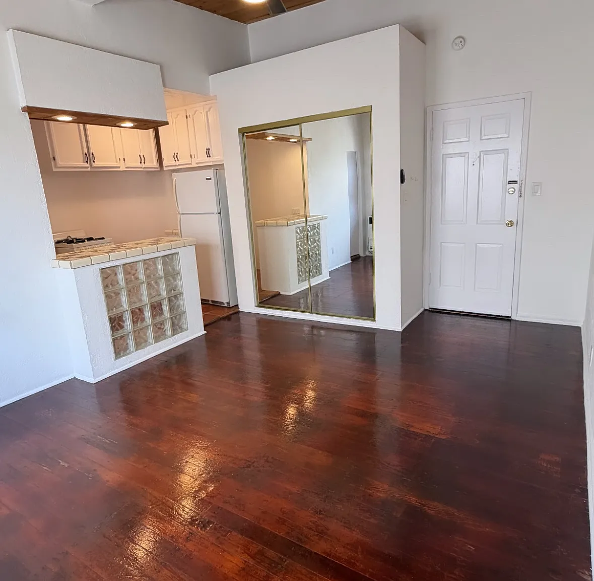 Studio, $1,750 — Photo 1
