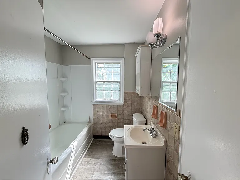 1192 Haeberle Ave — Photo 11