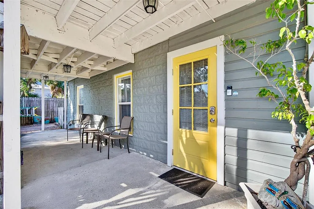 1 bed, 1.0 bath, 680 sqft, $2,000 — Photo 1