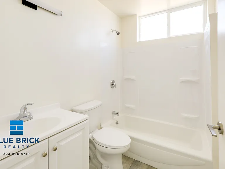 4324 S Vermont Ave #501 — Photo 7