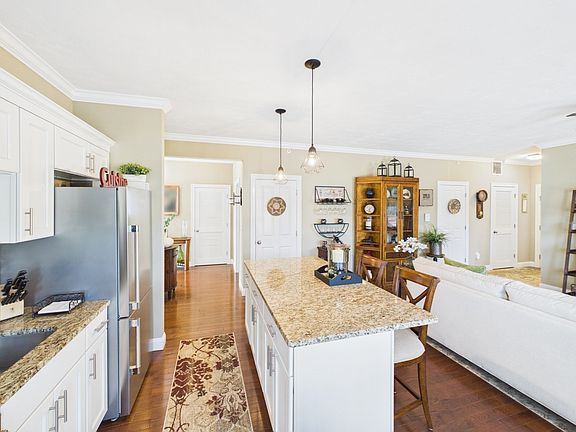 3rd image of 1429 Main St #5E
