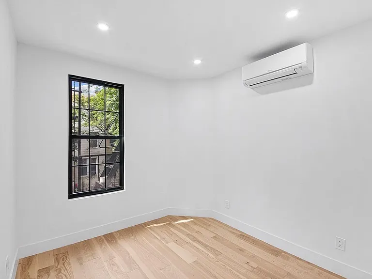 183 Green St #2R — Photo 6