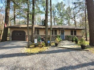 49 Greenwood Rd, Lake Harmony, PA 18624