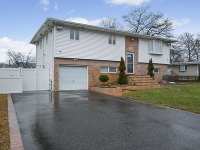 62 Carmen Pl, Massapequa, NY, 11758