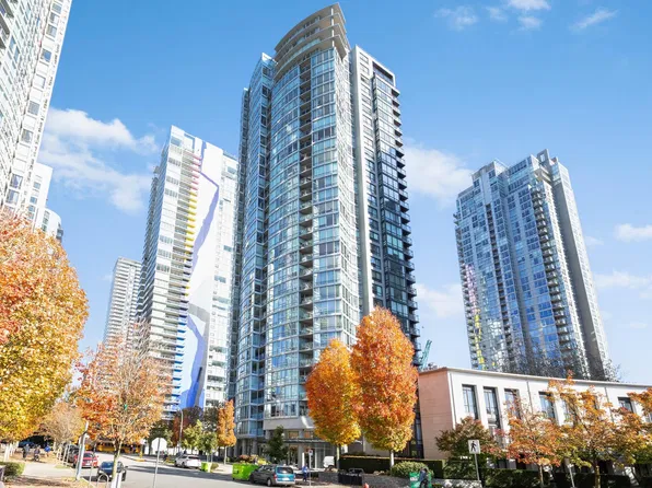 1438 Richards St #1906, Vancouver, BC V6Z 3B8