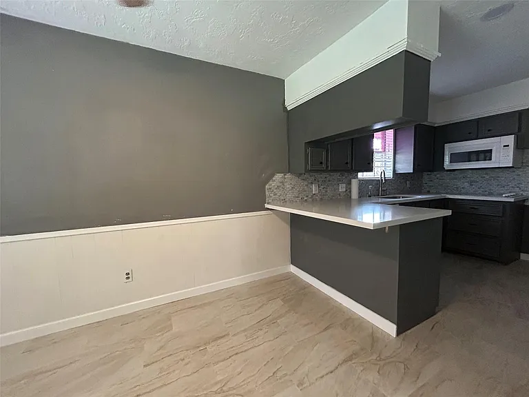 1712 Carol Lee Ln — Photo 4
