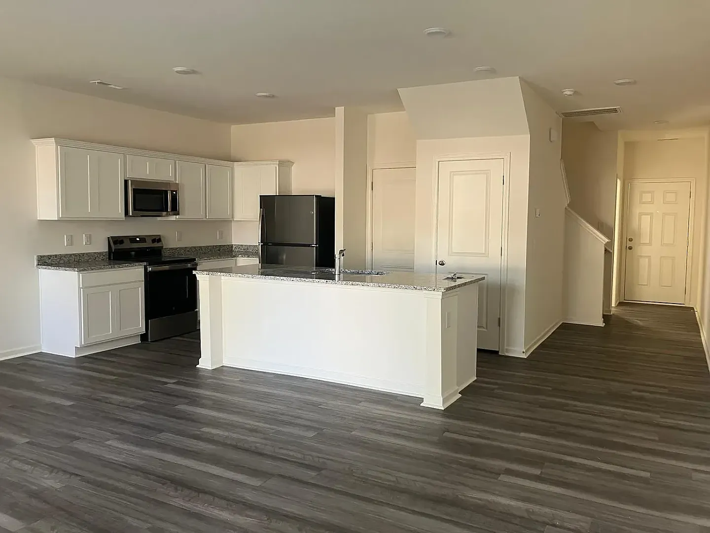 3513 Walker Drive — Photo 4