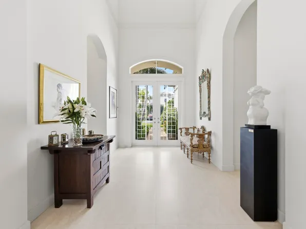 122 Siesta Way, Palm Beach Gardens, FL 33418