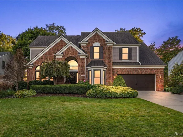 1285 Lake Shore Blvd, Lake Orion, MI 48362