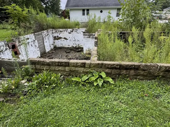102 E Harrison St, Saint Paul, IN 47272