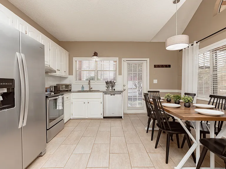 332 Hunt Rd — Photo 41