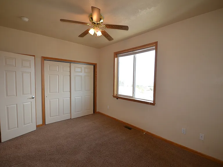 Platte View Dr. 6-Plex — Photo 2