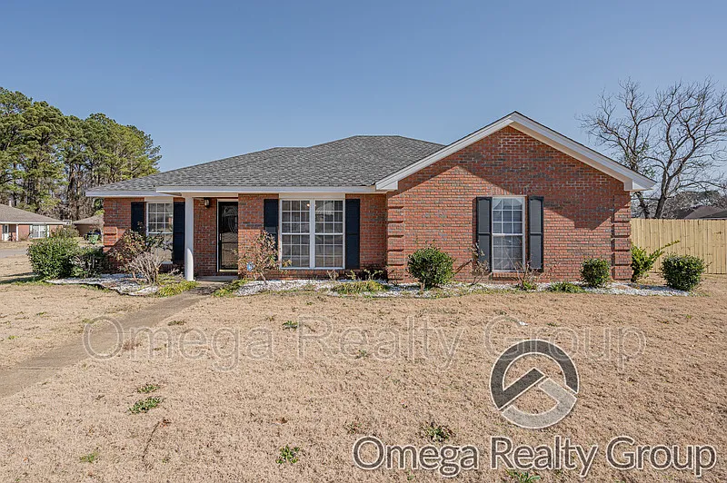 924 Eastern Oaks Dr