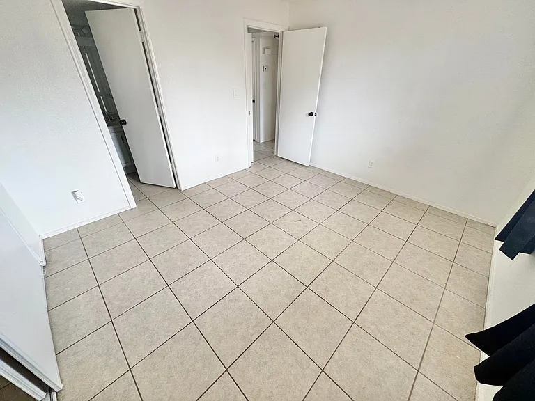 1608 Burningwood Ln #101 — Photo 8