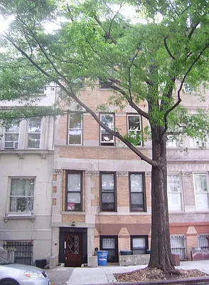 Rented by Perry Associates NYC Inc | media 27