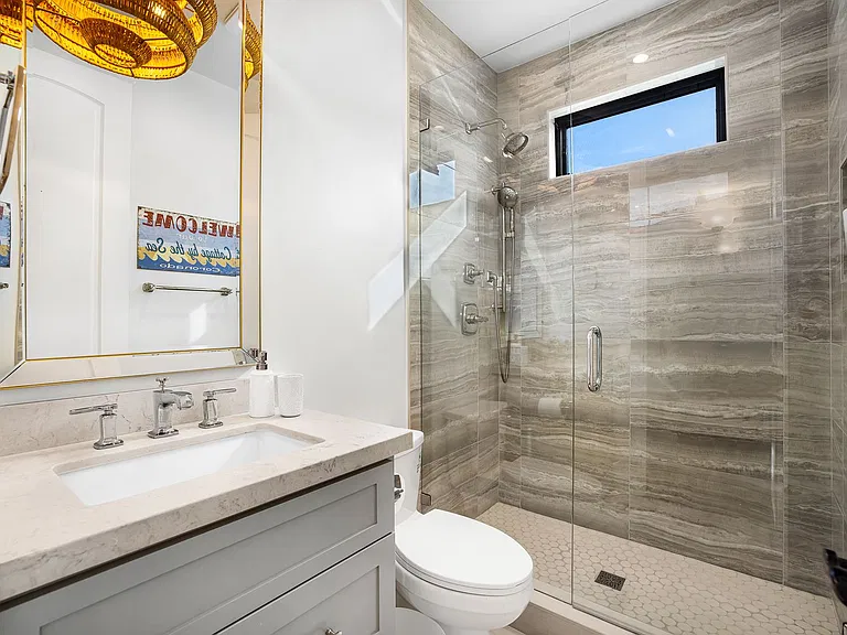 1070 Coronado Avenue — Photo 40