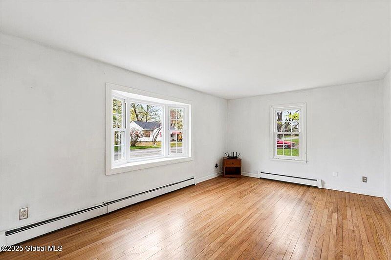5th image of 12 Norman Avenue