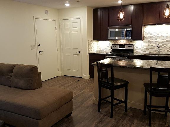 5th image of 1975 Wilson Ave #4