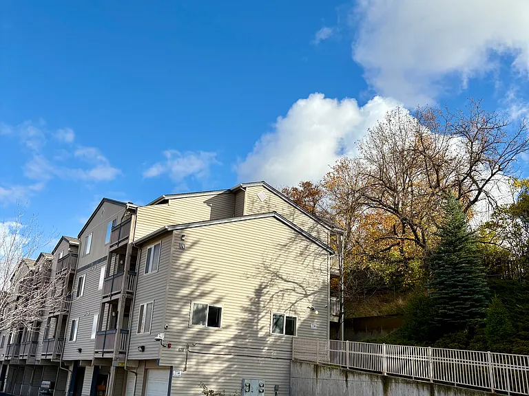 Outlook Apartments — Photo 21