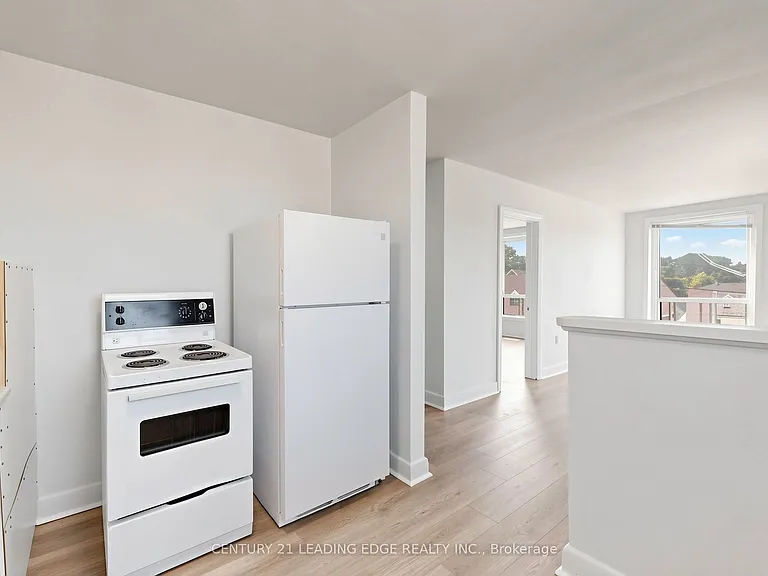 18 Brock St W #3 — Photo 16