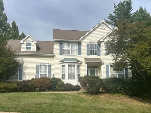 216 Winding Hill Dr, Hackettstown, NJ 07840