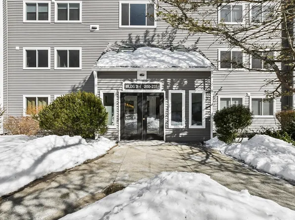 255 North Rd Unit 213, Chelmsford, MA 01824