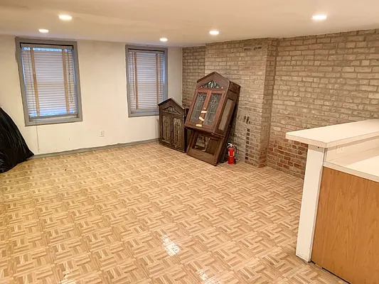 Sold by Capri Jet Realty Corp | media 4