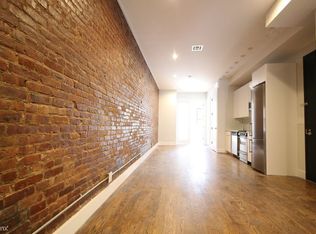 5821 Myrtle Ave, Ridgewood, NY 11385